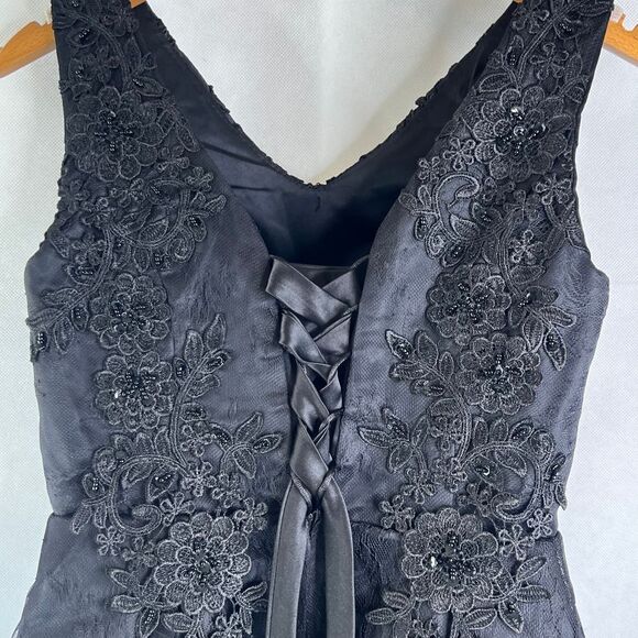 Black Vneck Embroidered Floral Tulle Fit &‎ Flare Formal Homecoming Dress Sz SM - Picture 7 of 11